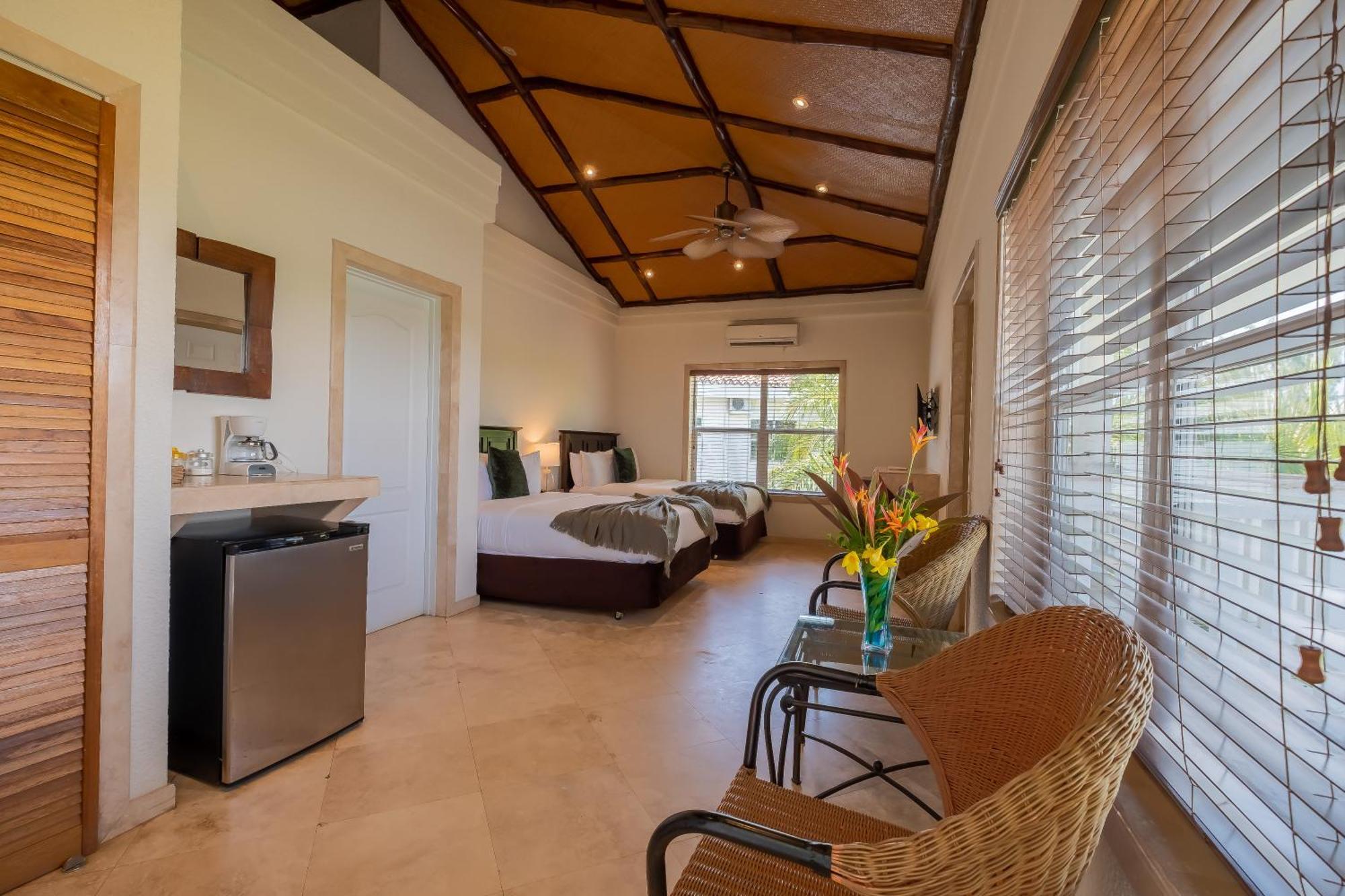 The Placencia Maya Beach ภายนอก รูปภาพ